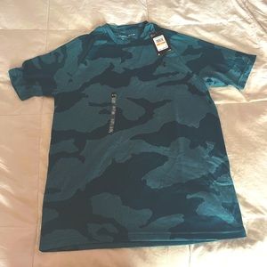 NWT Mens Small UnderArmour Tshirt